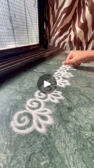 Rangoli Design Border, Kolam Border Designs, Border Design Rangoli, Rangoli Designs Border, Easy Rangoli Designs For Beginners, Border Kolam, Rangoli For Beginners, Border Rangoli Designs, Border Rangoli