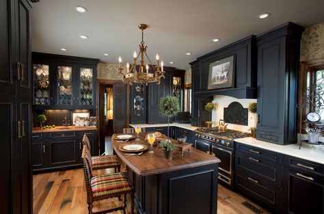 18 Pristine Victorian Kitchen Interior Designs You Must See Modern Victorian Kitchen, Black And Grey Kitchen, Distressed Kitchen Cabinets, Black Kitchen Design, Distressed Kitchen, Traditional Kitchen Design, Victorian Kitchen, Black Kitchen Cabinets, Dark Kitchen Cabinets