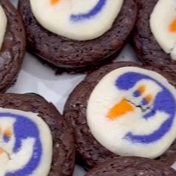 Brownie Cookie Cups, Pillsbury Halloween Cookies, Ghost Sugar Cookies, Pillsbury Cookies, Pillsbury Sugar Cookies, Luke Brown, Halloween Brownies, Halloween Oreos, Cookies To Make