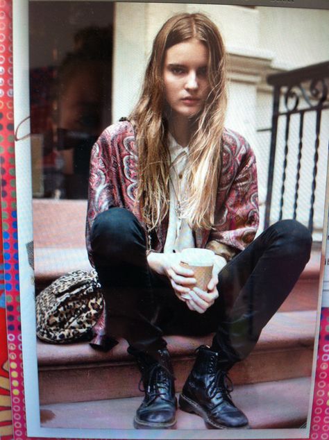 ETRO Tilda Lindstam, Look Grunge, Estilo Hippy, Look Retro, Mode Boho, Models Off Duty, Moda Vintage, Mode Inspo, Style Chic