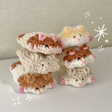 Crochet Melting-zzi :: melted hamster - mminitting's Ko-fi Shop Crocheting Small Animals, Hand Knitting Ideas, Crochet Projects Aesthetic, Crochet Gift Ideas For Friends, Crochet Aesthetic Ideas, Crochet Fluffy Yarn, Hamster Crochet Pattern, Fluffy Yarn Crochet, Crochet Worm