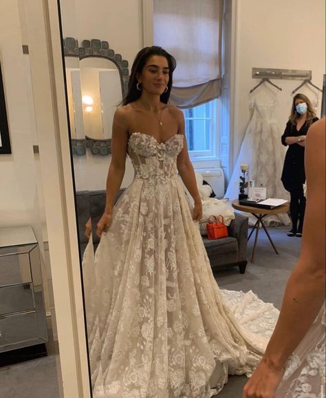 Stef Williams, Pretty Wedding Dresses, Cute Wedding Dress, Dream Wedding Ideas Dresses, Fall Wedding Dresses, Wedding Mood, Dreamy Wedding, Pretty Wedding, Looks Chic