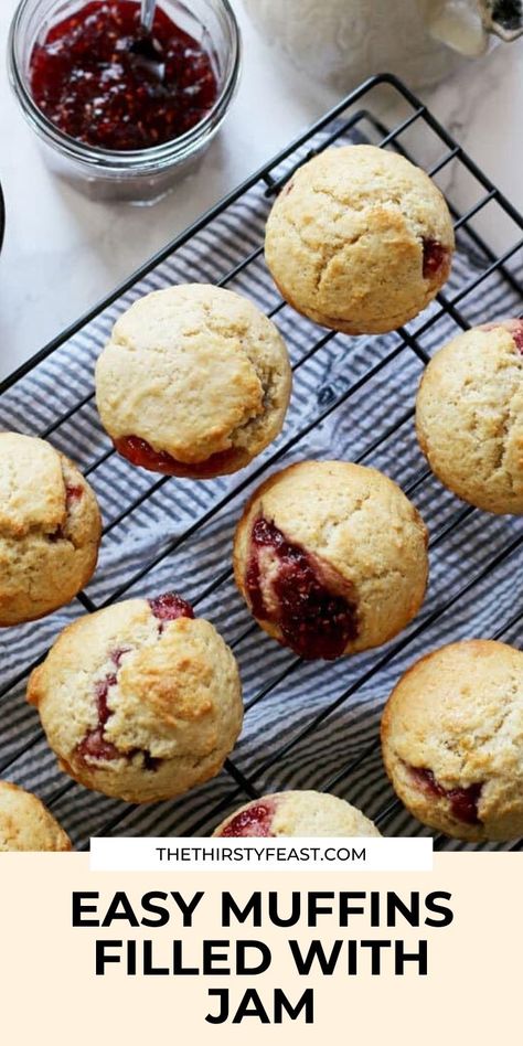 Surprise Muffins Recipe, Fast And Easy Muffins, Muffin With Jam Filling, Easy Bake Muffins, Jam Filled Muffins Recipe, Dessert With Jam, Filled Muffins Recipes, Fast Muffin Recipes, Baking With Jam Recipes