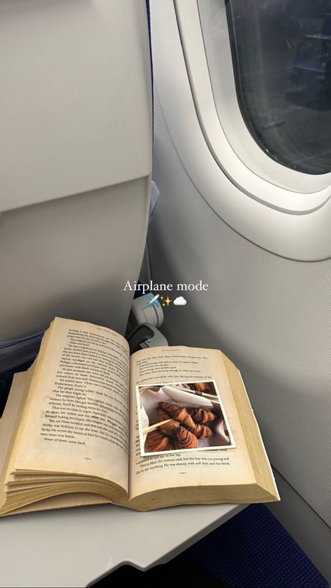 Airplane Story, Inspiration Books, Travel Instagram Ideas, Instagram Storie, Airport Pictures, Airport Aesthetic, Travel Picture Ideas, Belitung, Instagram Creative Ideas