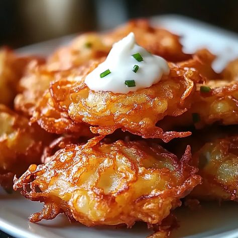 Onion Fritters Recipe, Amish Onion Fritters, Creative Cookery, Onion Fritters, Fritters Recipe, Simple Family Meals, Cheap Meal, Fritter Recipes, Amish Recipes