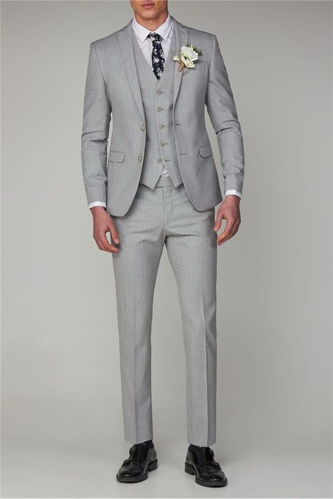 Suit For Summer Wedding, Suit For Groomsmen, Summer Wedding Groom, Groomsman Suits, Wedding Suits Men Grey, Grey Mens Suit, 3 Piece Suit Men, Grey 3 Piece Suit, Groom Tuxedo Wedding