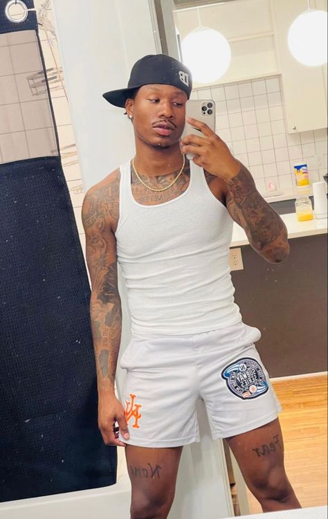 Black Men Outfits Street Style, Duke Dennis, Baby Pjs, Guys Fits, Dark Skin Men, Black Men Fashion Swag, Swag Outfits Men, Cute Black Guys, Street Fashion Men Streetwear