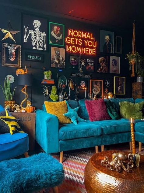 Dark Home Decor, Future Apartment Decor, Ideas Living Room, Apartment Decor Inspiration, Maximalism, Apartment Inspiration, Living Room Inspo, Eclectic Home, Decor Living Room