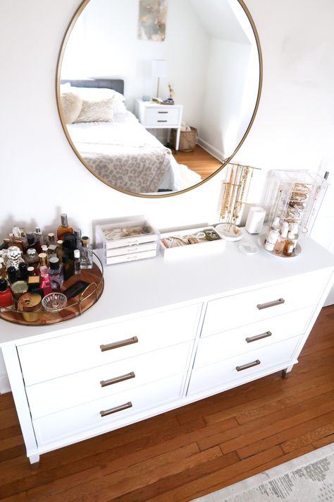 On Top Of Dresser Storage, Beauty Dresser Organization, Master Room Dresser Decor, Bedroom White Dresser Decor, Dresser Functional Decor, Organizing Ideas For Dresser Top, White Drawer Decor, Room Ideas Aesthetic Gold And White, Gold Dressers Bedroom