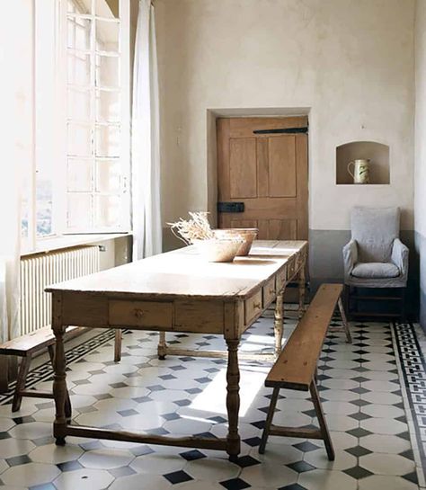 How To Make Your Tile Look Really Special Without Being Dated In 10 Years - New Classic Tile "Trends" That I'm LOVING - Emily Henderson Craft Table Diy, French Style Homes, Classic Tile, Tile Trends, Interior Design Photos, Table Chairs, Dining Room Inspiration, French House, Rustic Dining