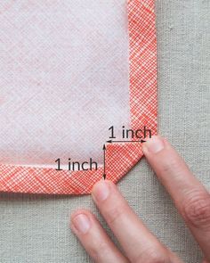 Glove And Hat Storage Ideas, How To Sew Napkins, Sewing Mitered Corners, Simple Quilting, Quilt Binding Tutorial, Quilt Corners, Purl Soho, Beginner Sewing Projects Easy, Quilt Binding