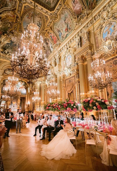 Weddings In Mansions, Dreamy Wedding Theme Romantic, Luxury Fairytale Wedding, Ballroom Aesthetic Wedding, Grand Wedding Venues, Wedding Venues Vintage, Palace Wedding Aesthetic, Wedding European Style, Regal Themed Party