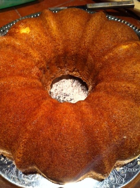 Snickerdoodle Bundt Cake Snickerdoodle Bundt Cake, Chocolate Chip Bundt Cake, Pound Cake Recipes Easy, Pumpkin Chocolate Chip, Baked Fruit, Delicious Cakes, Different Cakes, Baked Goodies, Pound Cake Recipes