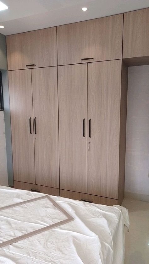 Light Brown Cupboards Bedroom, Cubbords Bedroom Design, Brown Cupboard, Wooden Cupboard Design, Wooden Wardrobe Design, Bedroom Wardrobe Design, Small Closet Space, Modern Cupboard, Wooden Cupboard