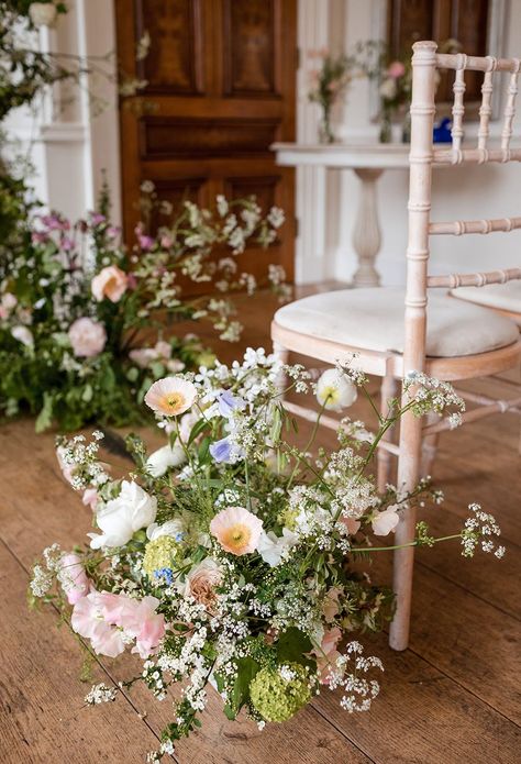 Rustic Wedding Aisle Flowers, Isle Flower Arrangements, Sage Greenery Wedding, Summer Wedding Aisle Flowers, English Country Wedding Decor, Wedding Flower Altar, Garden Isle Wedding, Meadow Aisle Wedding, Country Garden Wedding Flowers