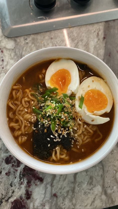 Essen, Pot Noodle Aesthetic, Ramen Night Aesthetic, Korean Instant Noodles Aesthetic, Ramen Asthetic Picture, Healthy Pretty Food, Ramen Recipes Authentic, Ramen Noodles Aesthetic, Food Cravings Aesthetic