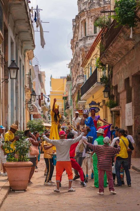 Black Group Travel Caribbean People, Cuba Culture, Beach Holiday Destinations, Cuba Beaches, Cuban Culture, Visit Cuba, Caribbean Destinations, Vinales, Caribbean Vacations