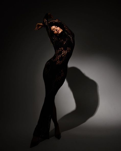 Modelling Poses Photo Shoots, Lace Dress Photoshoot Ideas, Dramatic Fashion Poses, Posing Woman Photography, Bodysuit And Heels Photoshoot, Black Lace Dress Photoshoot, Poses In A Gown, Silver And Black Photoshoot, Black Lace Photoshoot Ideas