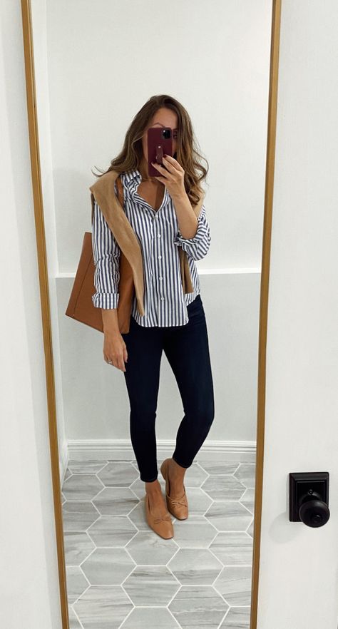 Outfits Roundup - Fall Edition - Lilly Style Casual Work Outfits Women, Mode Tips, Simple Fall Outfits, Classic Style Outfits, Business Casual Outfits For Women, Business Casual Outfits For Work, Elegante Casual, Mode Casual, Casual Work Outfit