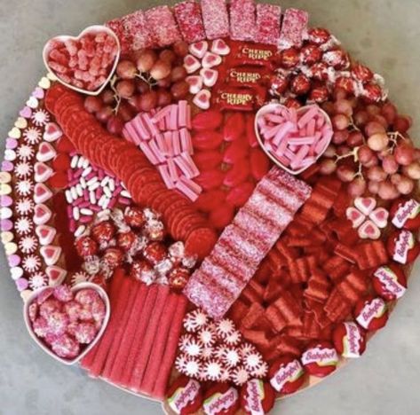 Pink Party Foods, Red Snacks, Pink Snacks, Red Desserts, Spa Food, Party Food Buffet, Charcuterie Inspiration, Valentine Desserts, Sleepover Food