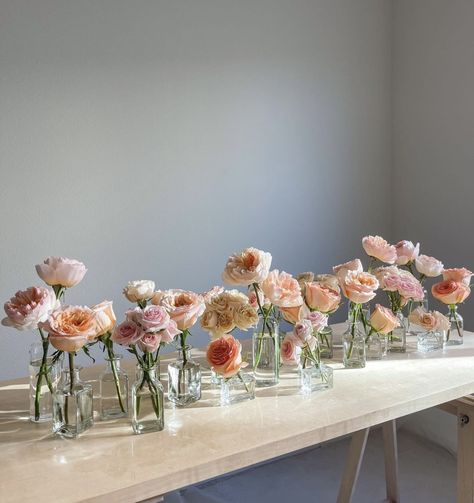 Bud Vases Rehearsal Dinner, Bud Vases Roses, Single Flower Table Arrangements, Single Vase Flowers Wedding, Roses In Bud Vases, Bud Vase Tablescape, Rose Bud Vase, Bud Vases Wedding, Blush Centerpiece