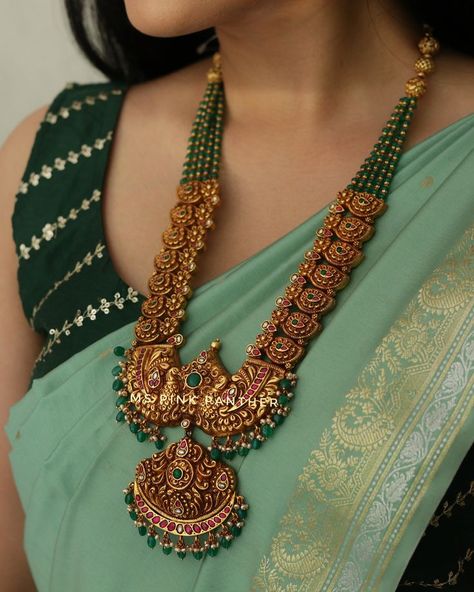 Green Beads Gold Jewellery, Temple Jewellery Haram Designs, Temple Design Necklace Gold, Nakashi Jewellery Indian Jewelry, Latest Long Chain Designs In Gold, Long Chains Indian Gold Latest, 60 Grams Gold Haram Designs, Green Beads Jewellery Designs, Green Beads Indian Jewellery