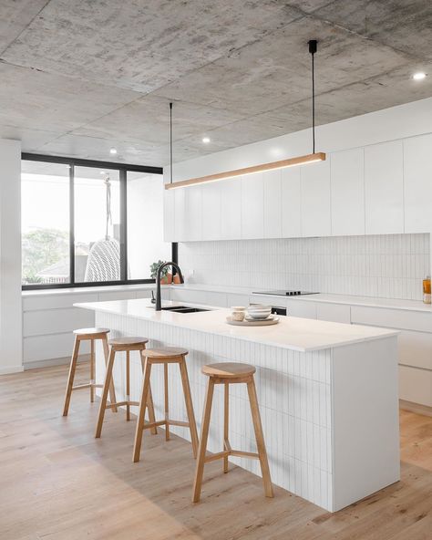 Futureflip on Instagram: “Exposed concrete ceilings as seen at Unit 1, Alice St 😎 By keeping the concrete exposed we were able to reduce the total embodied energy of…” Modern White Kitchen Cabinets, White Kitchen Island, All White Kitchen, Exposed Concrete, 아파트 인테리어, White Modern Kitchen, Kitchen Room Design, Kitchen Inspiration Design, Design Del Prodotto