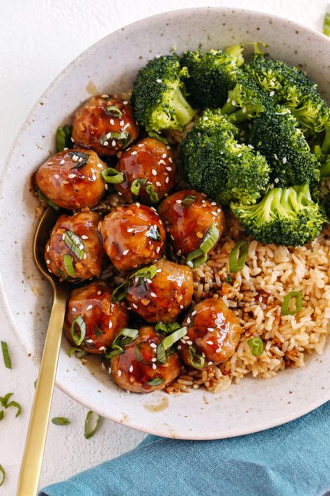 Asian Glazed Turkey Meatballs - Eat Yourself Skinny Glazed Turkey Meatballs, Glazed Turkey, Turkey Meatball, Turkey Meatball Recipe, Meatball Recipe, Easy Healthy Meal Prep, Health Dinner, Turkey Meatballs, Think Food