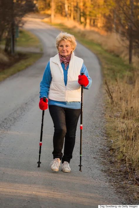 Health Benefits Of Nordic Walking (Using Poles) | HuffPost Nordic Walking Poles, Leslie Sansone, Walking Poles, Trainers Outfit, Benefits Of Walking, Calories Burned, Shape Magazine, Nordic Walking, Walking Exercise