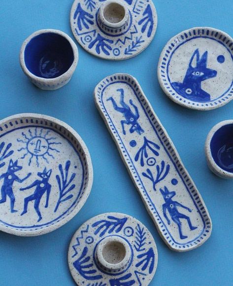 All Posts • Instagram Folk Art Pottery, Ceramic Painting Inspiration, Painted Ceramics Ideas, Cermanic Ideas, Ceramic Art Inspiration, Pottery Designs Painted, Ceramics Ideas Pottery Inspiration, Pottery Ideas Aesthetic, Clay Designs Ideas