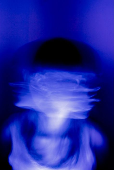 #digitalphotography #blurryface #bluelighting #digital #blurry #longexposure #longexposurephotography #face #mind Blurry Face Photo, Blurred Face Painting, Face Blur Aesthetic, Blured Portrait Aesthetic, Blurred Face Aesthetic, Blurred Photos Aesthetic, Blurry Drawing, Blurry Face Aesthetic, Blurry Person