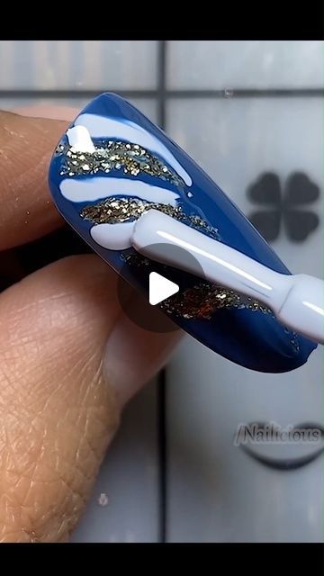 Line Nail Art Designs Simple, Idee Nail Art, Nail Design 2024, Latest Nail Extensions Designs, Glitter Bling Nails, Blooming Gel Nail Art Tutorial, Marbling Nails, Luxury Nail Designs, Short Nail Art Ideas