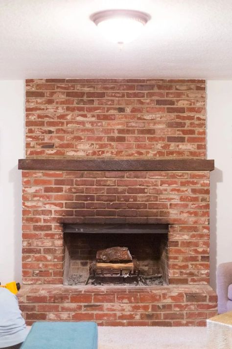 15 Before-and-After Painted Brick Fireplace Makeovers Paint Brick Fireplace White, Update Brick Fireplace, Brick Fireplace Mantles, Brick Fireplace Remodel, Painted Fireplace Mantels, Brick Fireplace Decor, Interior Fireplace, Fireplace Makeovers, Red Brick Fireplaces