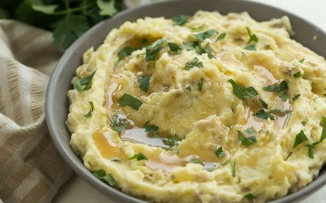 Boursin Mashed Potatoes, Tater Salad, Scalloped Potatoes Au Gratin, Boursin Recipes, Easter Side Dishes Recipes, Creamer Potatoes, Cheese Mashed Potatoes, Easter Side Dishes, Boursin Cheese