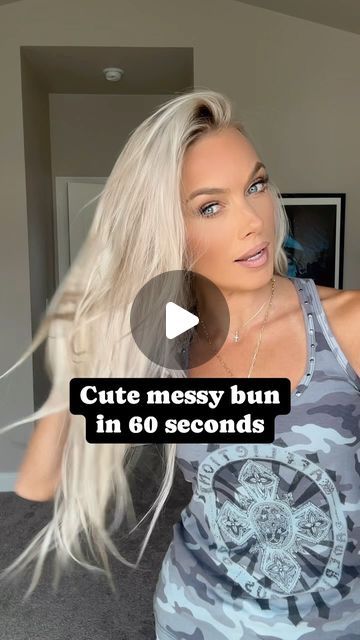 HannaLee Marie | Makeup Artist & Entrepreneur on Instagram: "Messy bun in 60 seconds! Save this video so you remember how to do it. ✨" How To Get A Messy Bun, Messy Bun For Extra Long Hair, Work Messy Bun, Kim K Messy Bun, Mom Bun Hair Tutorials, Messy Bun Long Hair Tutorial, How To Messy Bun, Messy Bun Tutorial For Long Hair, Messy Bun Updo Tutorial