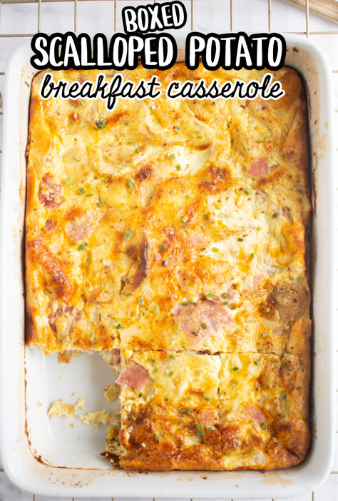 If you have a box of scalloped potatoes left over from your holiday celebrations, you NEED to try this mouthwatering Scalloped Potato Breakfast Casserole! Boxed Scalloped Potatoes, Potato Egg Bake, Potato Egg Casserole, Potato Breakfast Casserole, Potatoes Breakfast, Egg And Cheese Casserole, Overnight Breakfast Recipes, Scalloped Potato, Breakfast Potato Casserole