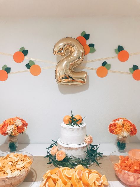 Orange themed birthday party 🍊 Cuties Birthday Party, Orange Birthday Theme Ideas, Orange Fruit Theme Party, Clementine Birthday Cake, Clementine Themed Party, Orange Theme Birthday Cake, Orange Theme Birthday Party Decorations, Little Cutie First Birthday Party, Cuties Birthday Theme