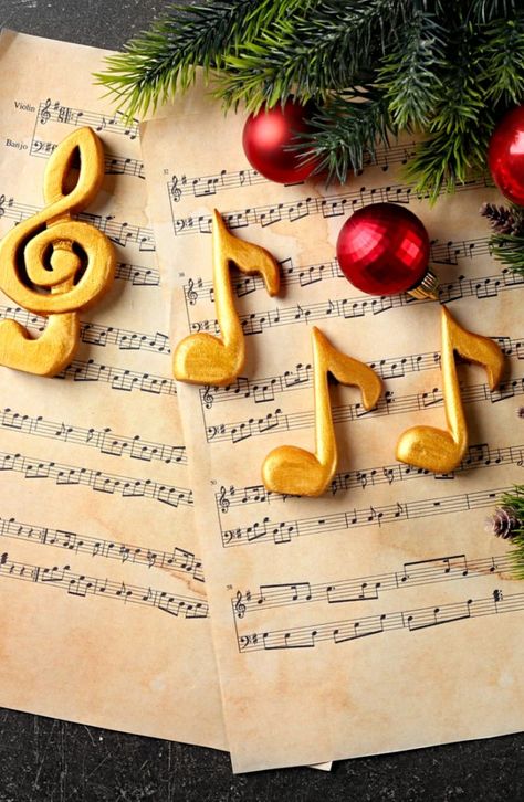 If you're going Christmas caroling, it's important to have the best music. Here area  list of Christmas caroling songs that everyone will love. Christmas Caroling Songs, Christmas Caroling Ideas, Christmas Music Wallpaper, Christmas Music Aesthetic, Christmas Carolling, Xmas Carols, Xmas Music, Christmas Caroling, Christmas Checklist