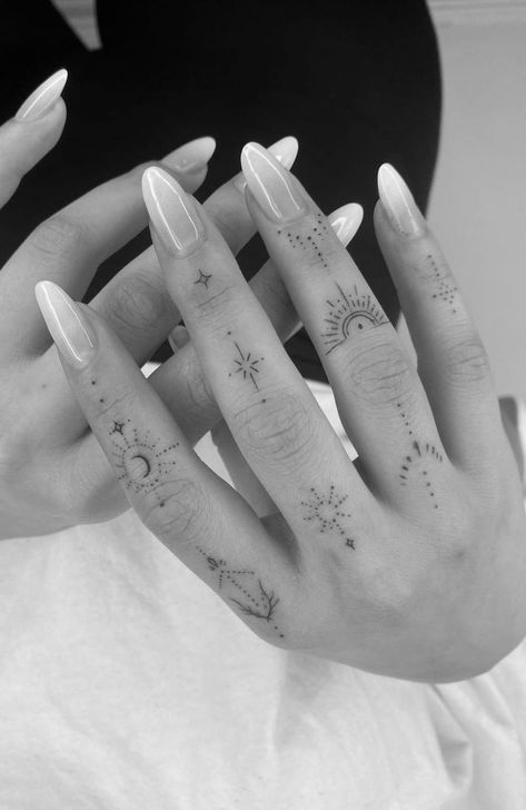 Small Finger Tattoos, Finger Tattoo For Women, Finger Tats, Hand And Finger Tattoos, Palm Tattoos, Wicked Tattoos, Handpoke Tattoo, Small Pretty Tattoos, Petite Tattoos