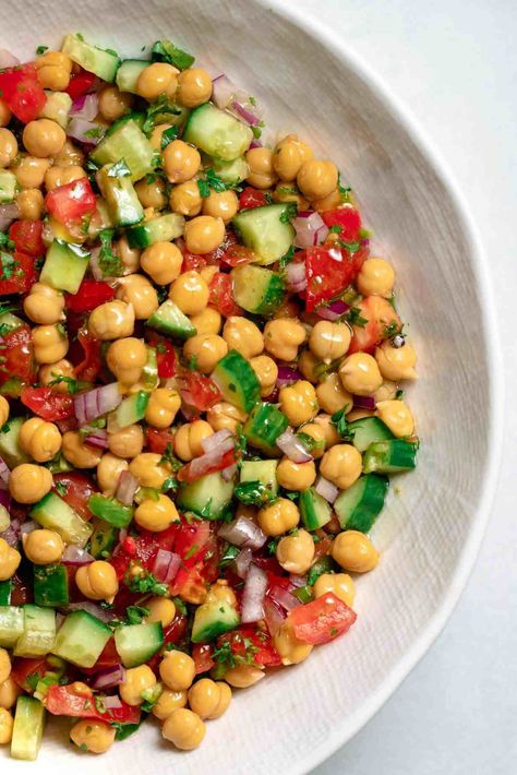 Mediterranean Chickpea Salad - Deliciously Mediterranean Mediterranean Diet Aesthetic, Uni Meals, Healthy Meatloaf, Mediterranean Chickpea, Mediterranean Chickpea Salad, Power Lunch, Mediterranean Aesthetic, Mediterranean Lifestyle, Lunch Bowl