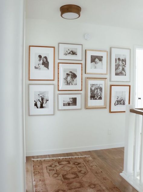 Family Photo Gallery Wall, Family Gallery Wall, Gallery Wall Layout, Upstairs Hallway, Photo Wall Gallery, Gallery Wall Inspiration, Gallery Wall Living Room, Decoration Photo, Gallery Walls