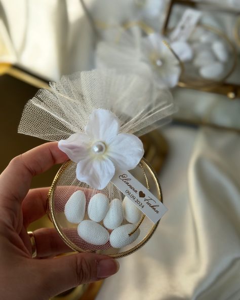 ~ Personalized Almond Candy Magnet Favors with Flower 🏷️JJ 4ever Favors • #AlmondCandy #MagnetFavors #WaxSeal #CustomWedding #DrageeFavors #BabyShowergifts #Favorsinbulk #weddingguest #quinceañerafavors #baptismfavors #baptême #baptêmefaveur #communionfavors #jj4everfavors Almond Candy, Wedding Favors Ideas, Magnet Favors, Quinceanera Favors, Favors Ideas, Wedding Presents, Diy Bachelorette Party, Communion Favors, Engagement Party Decorations