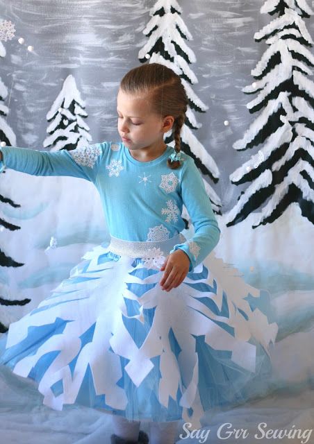 Snowflake Costume Kids, Snowflake Outfit, Snowflake Costume, Fall Kindergarten Crafts, Costume Closet, Fall Kindergarten, Blue Costumes, Christmas Program, Diy Skirt