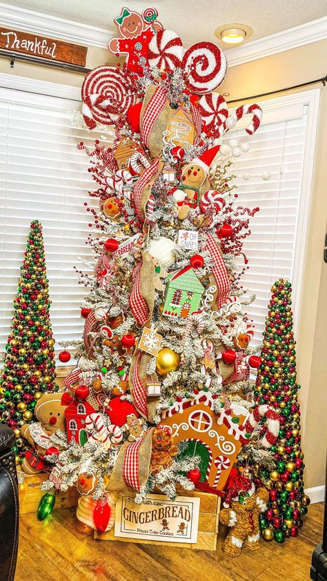 a gingerbread Christmas tree decorated by My Eclectic Treasures Ornament Diy Ideas, Pink Christmas Tree Decorations, Christmas Ornament Diy, Christmas Tree Decorated, Gingerbread Christmas Tree, Texas Christmas, Gingerbread Christmas Decor, Gingerbread House Decorations, Ornament Diy