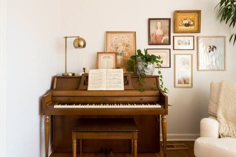 Piano Room Decor, Piano Living Rooms, Piano Decor, Trendy Interiors, Piano Room, European Home Decor, Design Living Room, A Living Room, Front Room