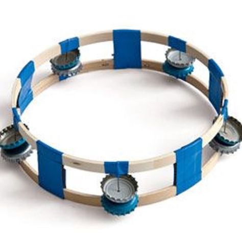 This homemade tambourine can be made with simple things at home which include soda bottle caps. As you shake the tambourine, the caps will strike each other making a great sound. Music Instruments Diy, Instrument Craft, Homemade Musical Instruments, Making Musical Instruments, Homemade Instruments, Diy Instruments, Girl Scout Juniors, Music Crafts, Diy Musical Instruments