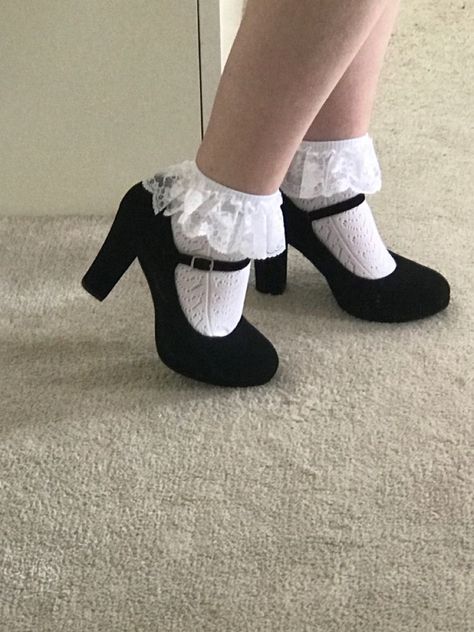 Ruffle Socks With Heels, Ruffle Socks Aesthetic, Mary Jane Socks, Shoes Small Heels, Mary Janes With Socks, Socks And Mary Janes, Heels With Socks, Heels And Socks, Ruffle Socks