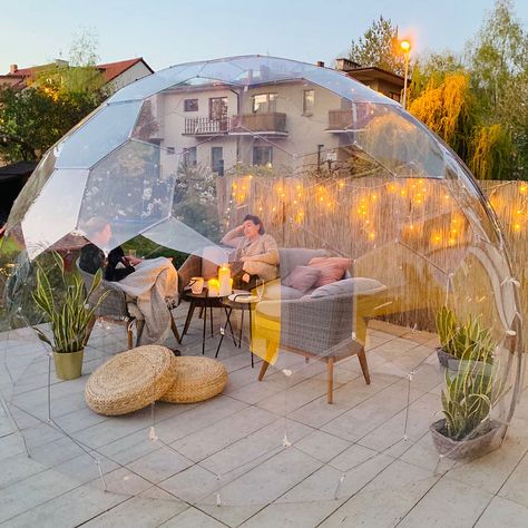 Garden pod ideas for outdoor home offices and social hubs for all weathers Garden Igloo, Family Glamping, Garden Pods, Tub Enclosures, Bubble Tent, Backyard Buildings, Patio Enclosures, Dome Tent, Geodesic Dome