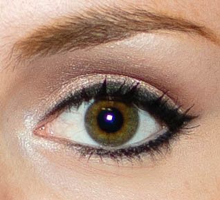 Simple, everyday cat eye make up Cute Makeup Ideas For School, Makeup Ideas For School, Cute Makeup Ideas, Subtle Eye Makeup, Dramatic Wedding Makeup, Subtle Cat Eye, Eye Makeup Styles, Yahoo Answers, Cat Eye Makeup