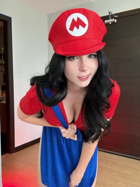 From makeup to more permanent aesthetics, here's what men and women around the globe find attractive Sweetie Fox, Weird Beauty, Mario Cosplay, Seductive Clothes, Beauty Standards, Real Girls, Cosplay Outfits, Ulzzang Girl, Super Mario